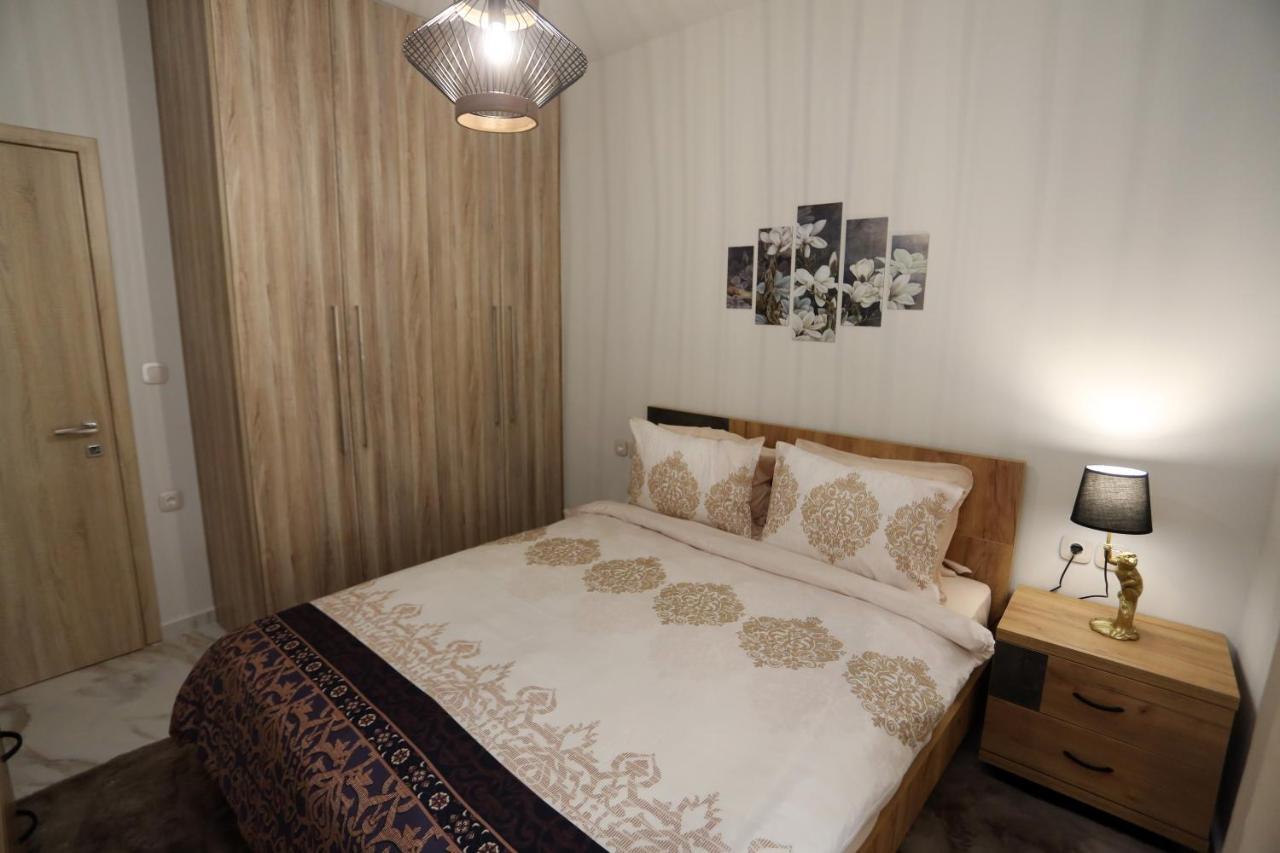 La Larissa Luxury Apartments Trekke Dış mekan fotoğraf